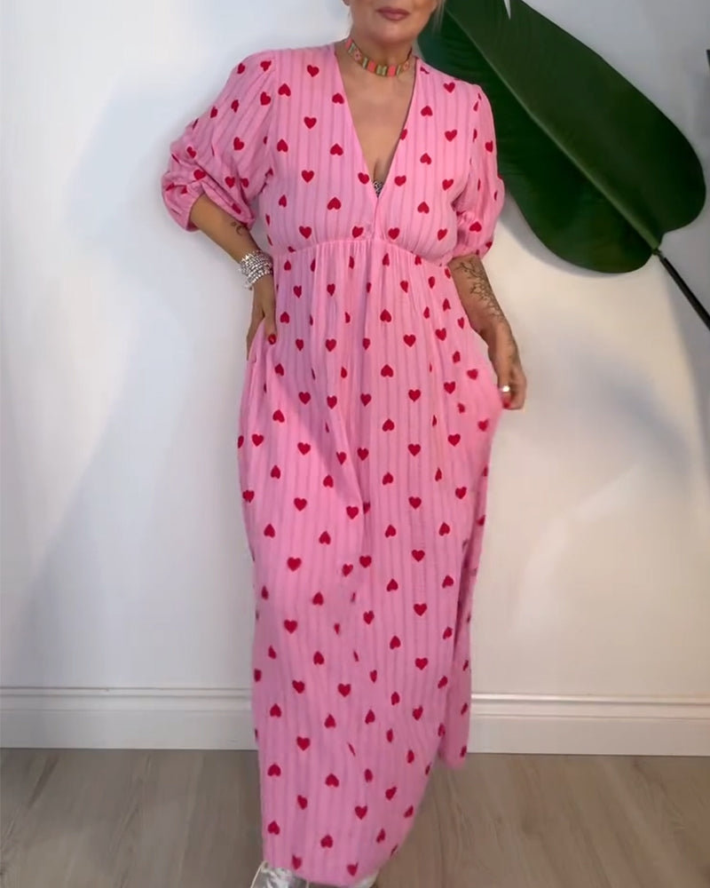 AVA – ABITO CON STAMPA A CUORE E COLLO A V