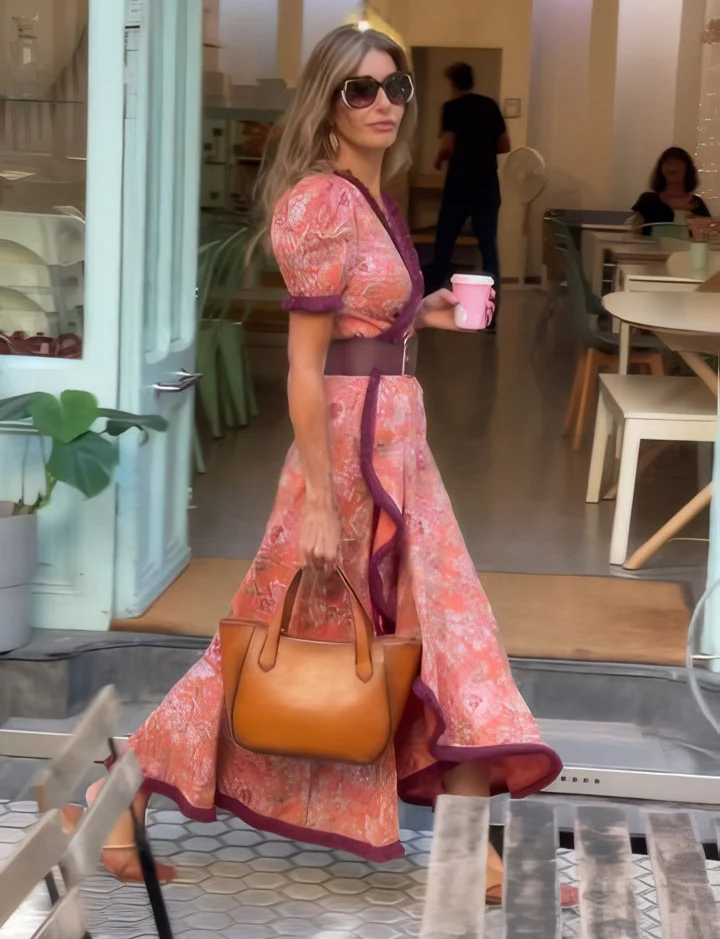 Aurora | Elegante Abito Maxi Rosa con Maniche Corte