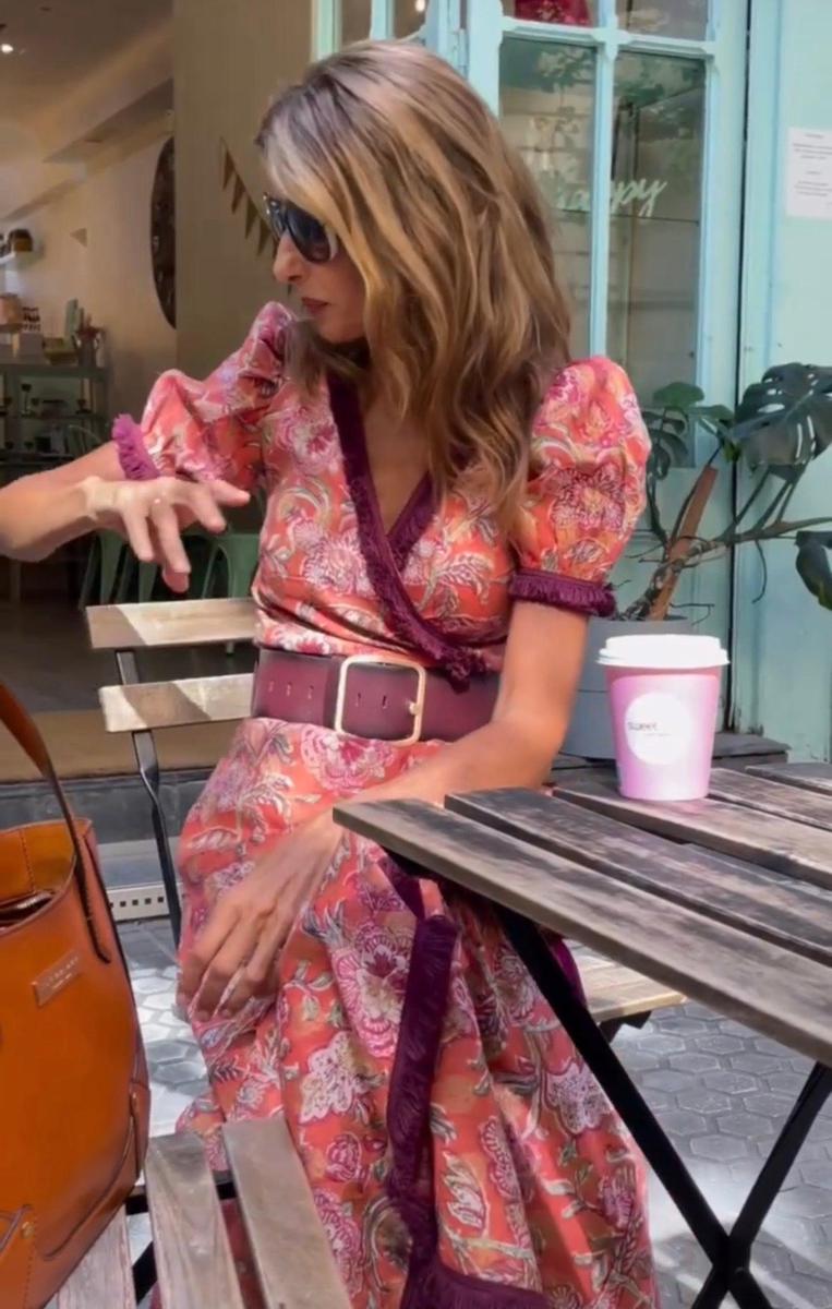 Aurora | Elegante Abito Maxi Rosa con Maniche Corte