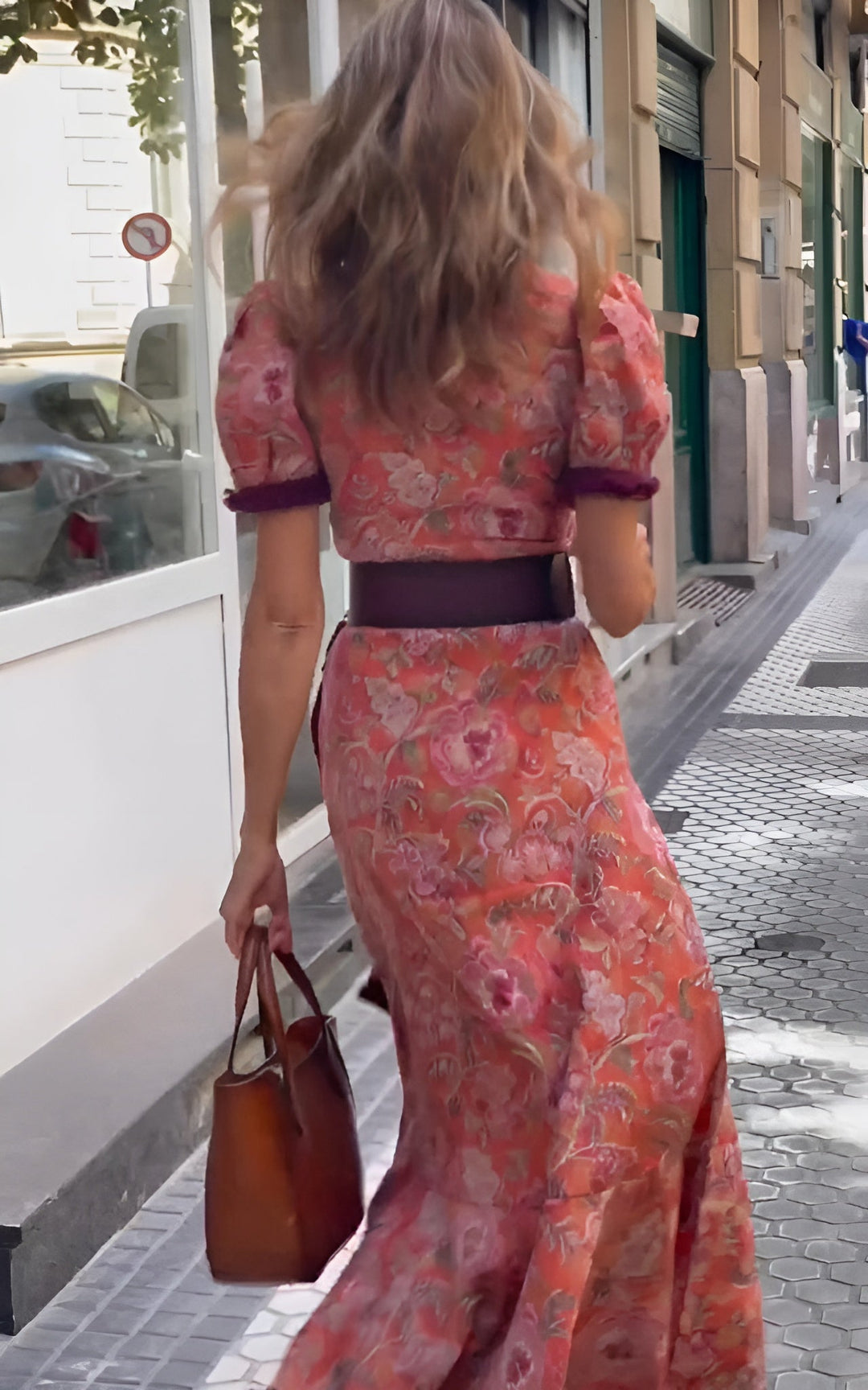 Aurora | Elegante Abito Maxi Rosa con Maniche Corte