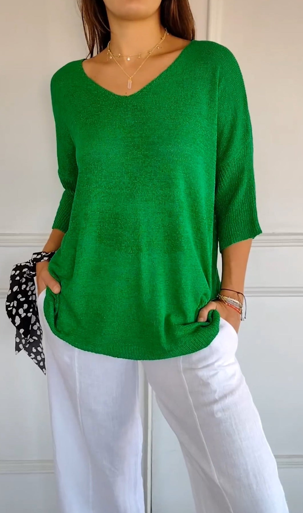 Top primaverile con scollatura a V