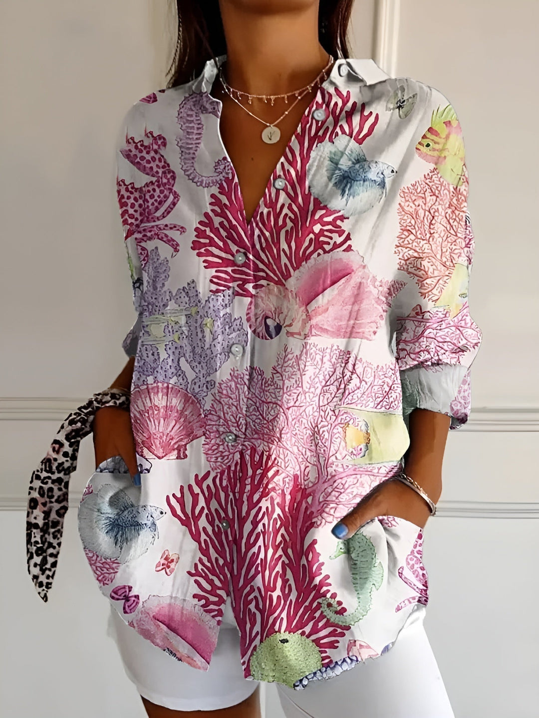 WILLOW | BLUSA FLUIDA CON BOTTONI E ELEGANTE COPERTURA DEL VENTRE
