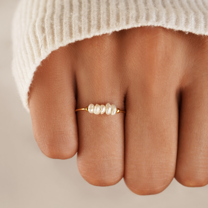 Anello Classico con Pera d'Acqua Dolce