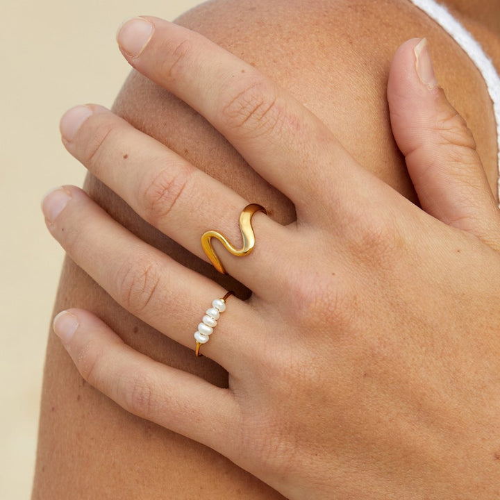Anello Classico con Pera d'Acqua Dolce