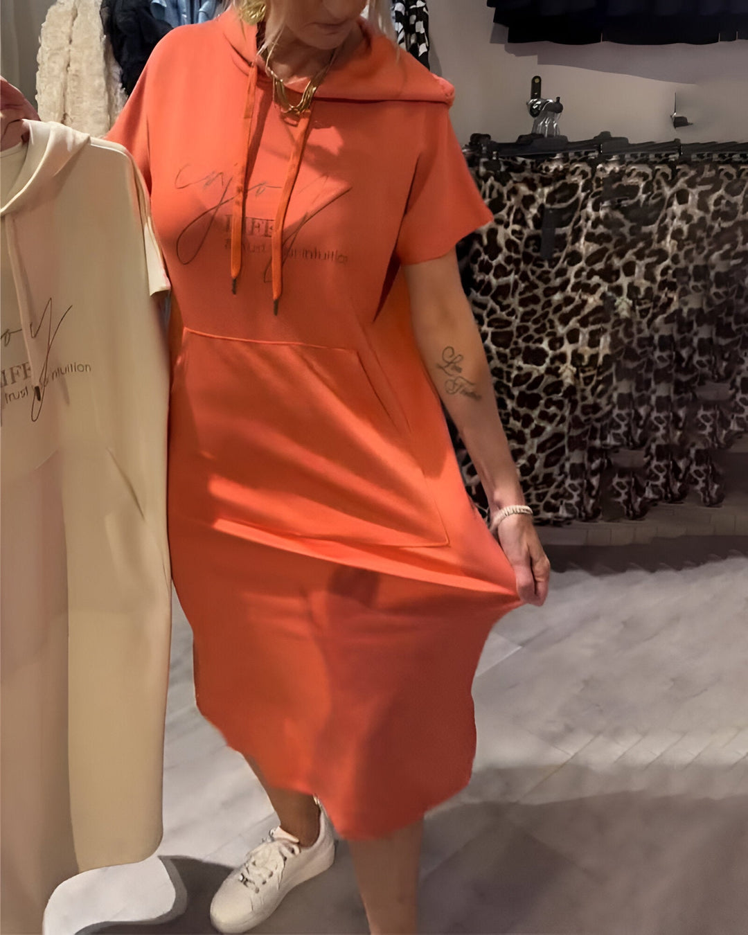 Saskia™ | Abito con Cappuccio Casual