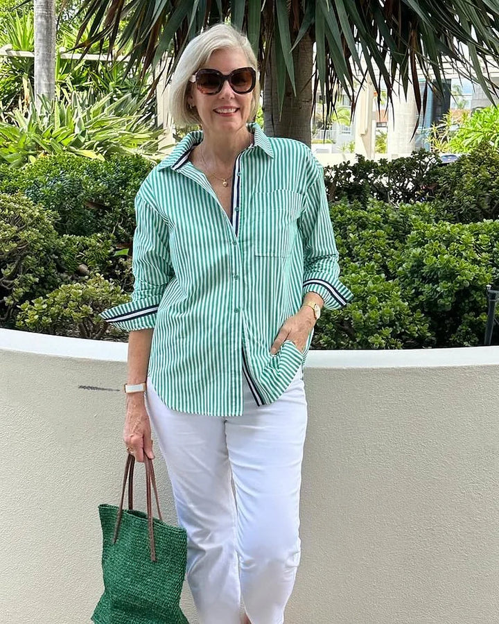 SARAH | CAMICIA A RIGHE CON COLLO A BOTTONI E COPERTURA DELLA PANCIA FLATTERING
