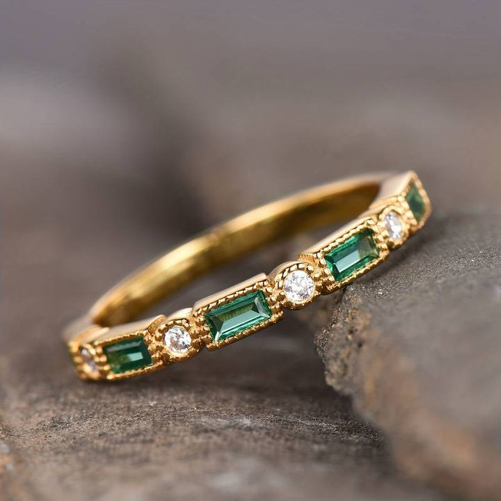 Alex - Anello in oro con zirconia verde incastonata