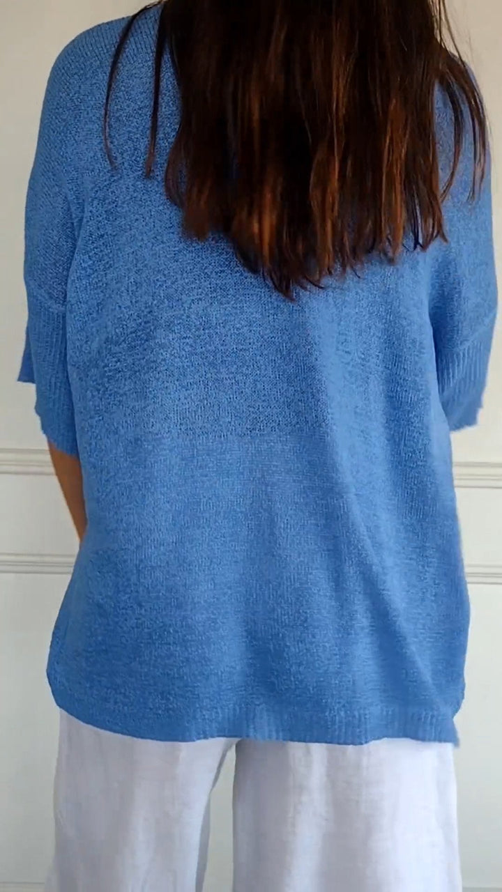 Top primaverile con scollatura a V